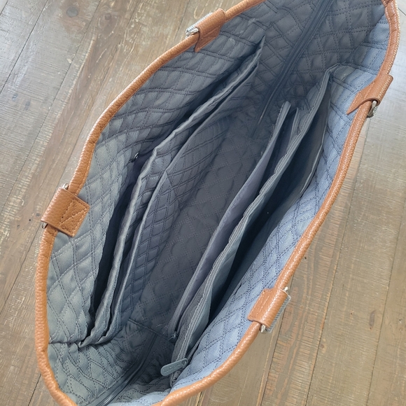 Thirty One Large Double Take Tote Grey Reversible Woodblock & Quilted Diamond - Picture 6 of 10